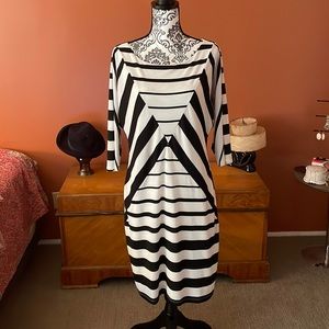CATO black&white dress in size Large. 3/4 length sleeves